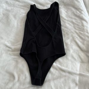 ARITZIA - BLACK THONG CRISS CROSS BODYSUIT